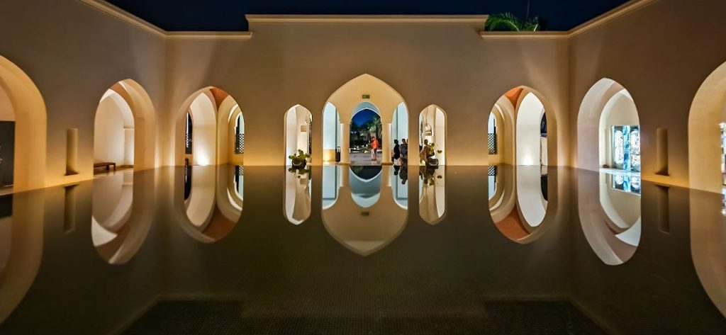 Salal Rotana Resort bejárati portál, Omán. Fotó Máté Balázs